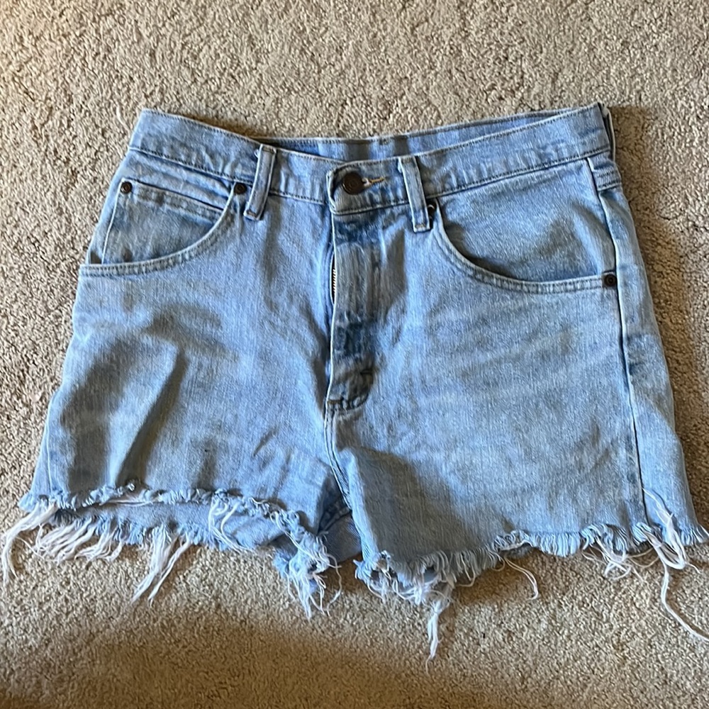 Women’s Wrangler jean shorts.